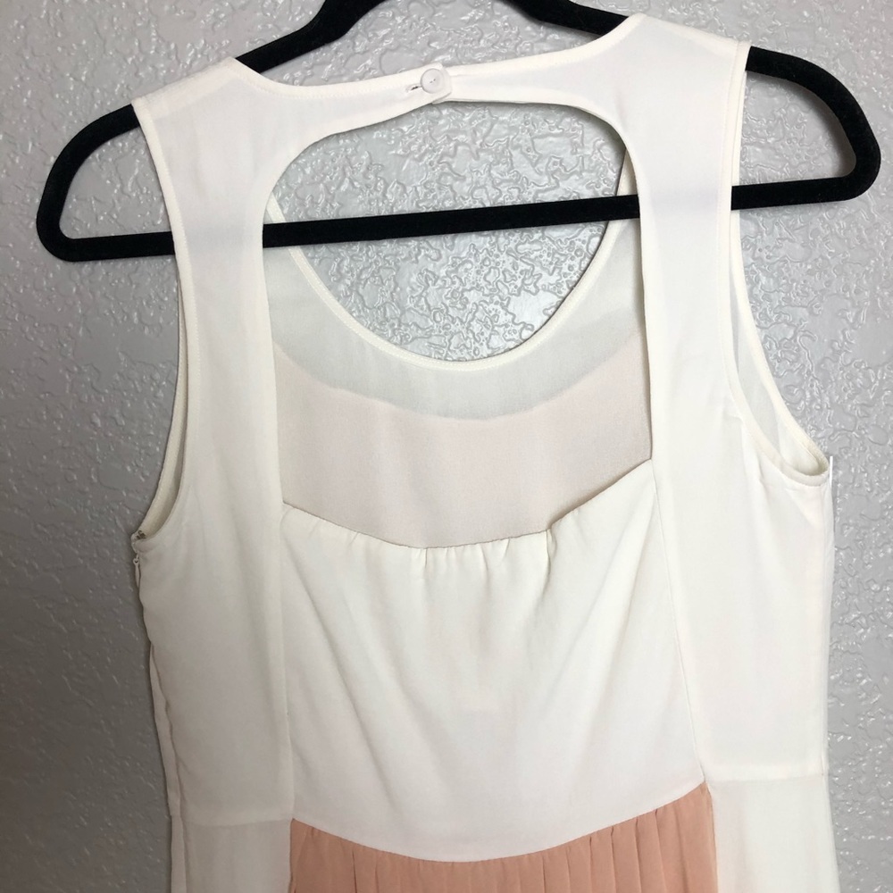 McGinn Pleated Dress Cutout Back White & Nude M - Picture 7 of 13